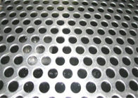 सौंदर्य दौर छेद आकार छिद्रित स्टील मेष शीट्स जस्ती 5-10 मिमी व्यास